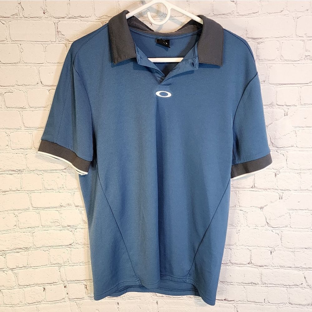 Men's Oakley "Regular Fit" polo shirt, size Medium